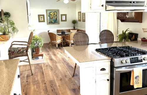 Nipomo House | Sunny and spacious near golf course fenced yard great for your dog or kids