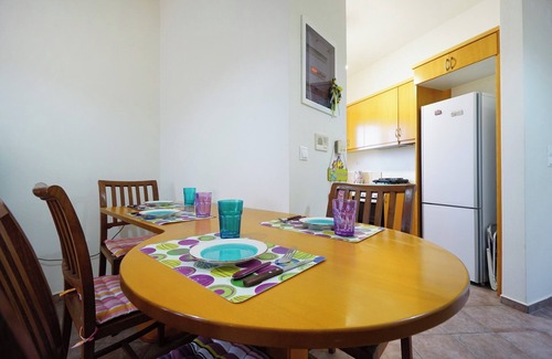 Makrys Tichos Apartment | Sunny Apartment