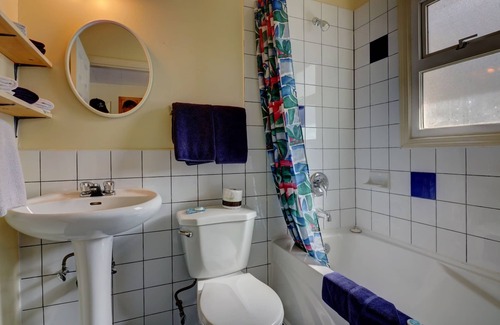 Okanagan-Similkameen Hotel | Sunny Beach Motel