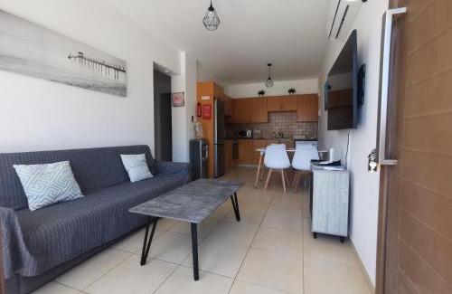 Pernera Apartment | Sunny coast apartment by the sea