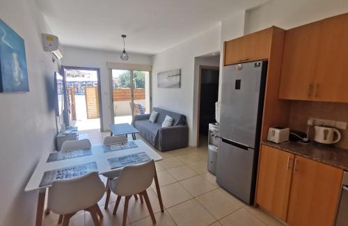Pernera Apartment | Sunny coast apartment by the sea