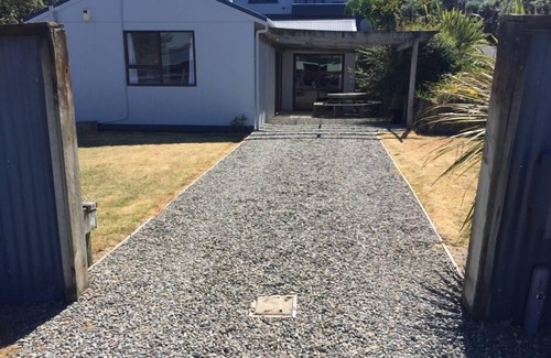 Waitarere Beach House | SUNNY DAZE your slice in paradise