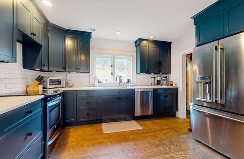 Wallingford House | Sunny, dog-friendly home with a fenced yard, washer/dryer