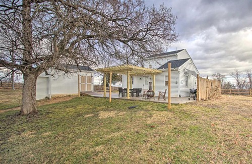 Front Royal House | Sunny Front Royal Vacation Rental with Hot Tub!