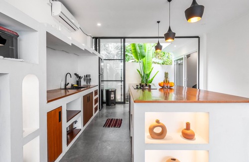 Babakan Villa | Sunny Home Villa