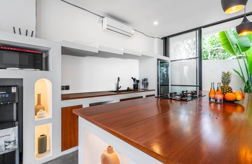 Babakan Villa | Sunny Home Villa