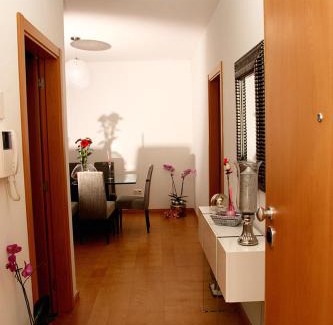 Machico Apartment | Sunny Little Sister Apartment - 7 min walking from the beach and at 7 min driving from Airport Cristiano Ronaldo