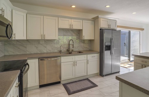 Araby Commons House | Sunny Palm Springs Townhome w/Pool Access!