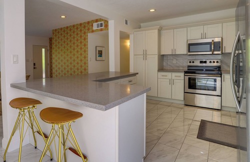 Araby Commons House | Sunny Palm Springs Townhome w/Pool Access!