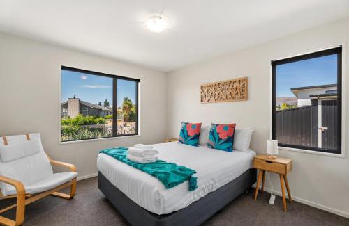 Albert Town House | Sunny Riverside Park