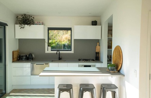 Lake Hayes Condo | Sunny self contained unit in Shotover