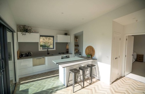 Lake Hayes Condo | Sunny self contained unit in Shotover