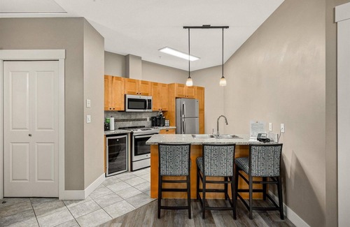 Westbank Condo | Sunny Shore at The Cove Lakeside Resort