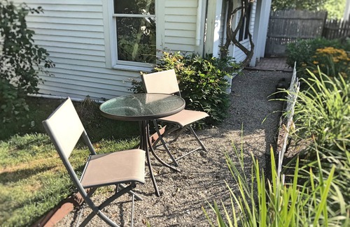 Belfast Apartment | Sunny studio apartment close to downtown