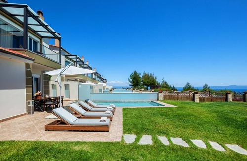 Pallini Villa | Sunny Villa Grande in Kassandra