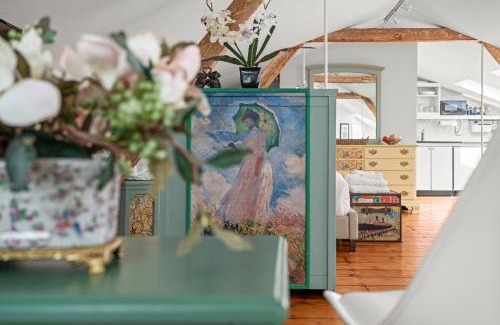 Westport Apartment | Sunny Westport Studio Apt. Above Historic Mill