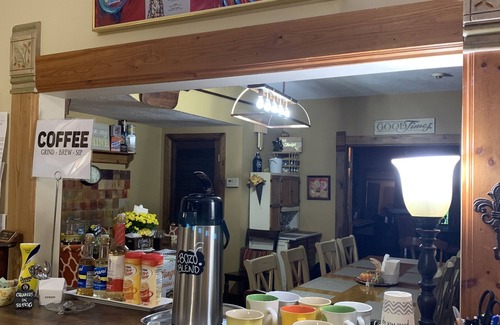 Gypsum House | SunnySide Tower-11 Bedrooms-17Beds-7.5 Baths-2 Kitchens-Sports Park-Lake 1 Mile