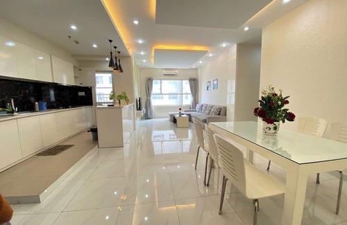 District 7 Apartment | SUNRISE CITY VIEW Retreat