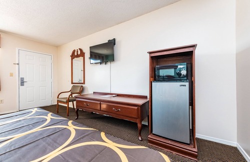 Eastman Hotel | Sunrise Inn