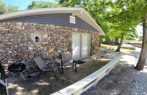 Sunrise Beach Cabin | Sunrise Shores Cabin #4 Lake Front with a POOL!