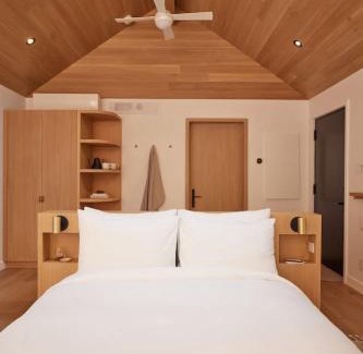 Algonquin Highlands House | Sunrise Soaker at Dimensions - Cabin Four