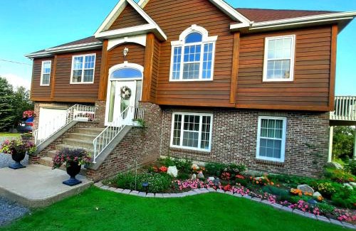 Terence Bay House | Sunrise vacation cottage