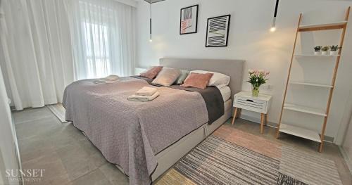 Swinoujscie Apartment | Sunset Apartments - Flotylla - Nowoczesne mieszkanie z widokiem na port, prywatny parking, blisko mariny jachtowej, Park Zdrojowy