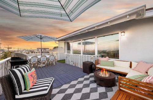 Point Loma Heights House | Sunset Balcony Views 1 Mile to Beach 7 Beds