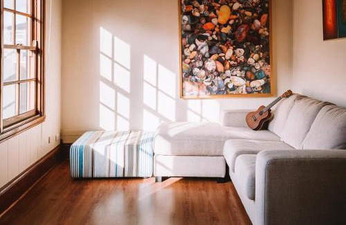 Portarlington House | Sunset Cottage By The Bay Pet Friendly