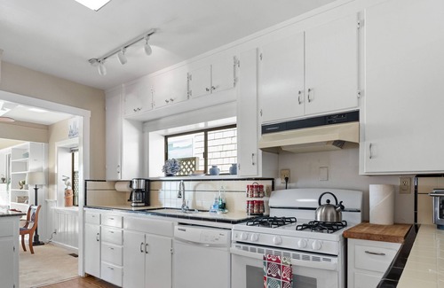 Eastside Santa Cruz House | Sunset Cottage