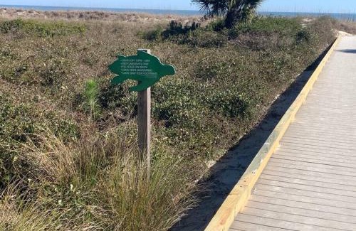Hilton Head Apartment | Sunset Dunes Direct Beach Access