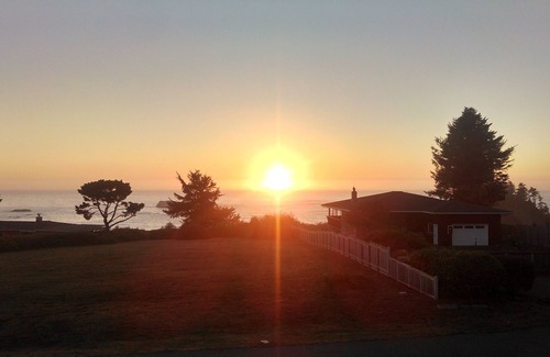 Trinidad House | Sunset House -A View to Experience- Serene Location in Town.