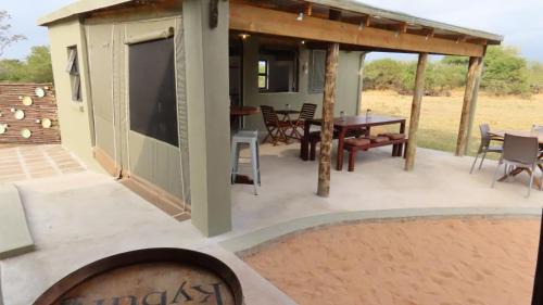 Thorny Bush Game Reserve Cabin | Sunset Lodge & Safaris