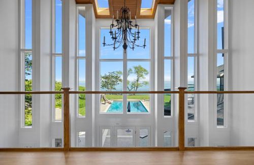 Grand Beach House | Sunset Manor