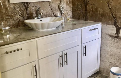 Fitts Village House | Sunset Oasis