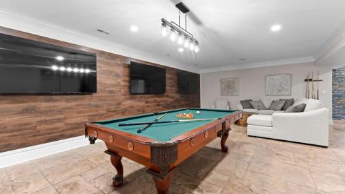 Troutman House | Sunset Pointe by AvantStay Waterfront Beach Fire Pit Sleeps 14 5BDR 4BA