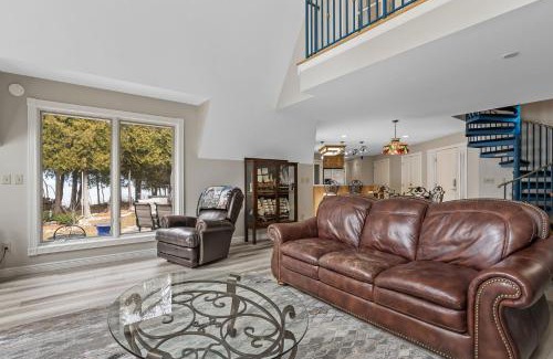 Sturgeon Bay House | Sunset Retreat by Simple Life Rentals