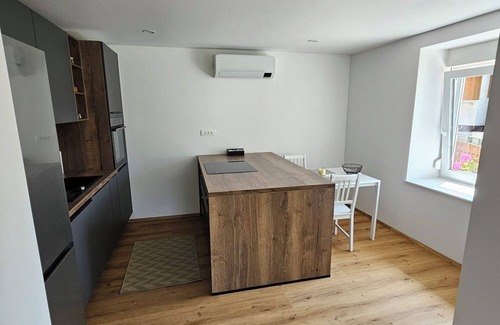 Jesenice Apartment | Sunset suite in the middle of the village close to main hotspots