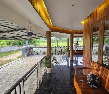 Irinjalakuda House | Sunset View Inn