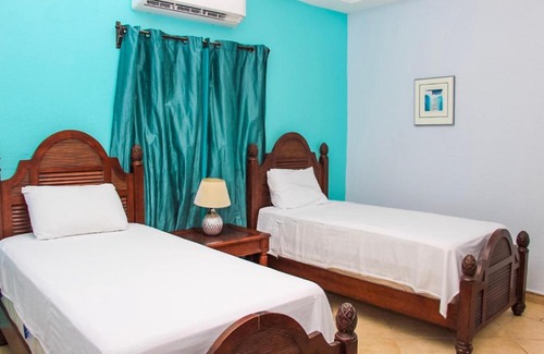West End Villa | Sunset Villa 3C by Splash Inn