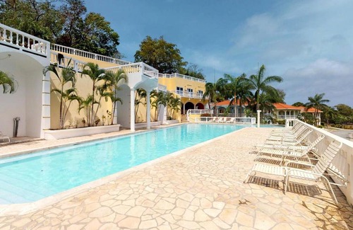 West End Apartment | Sunset Villa 3F by Splash Inn