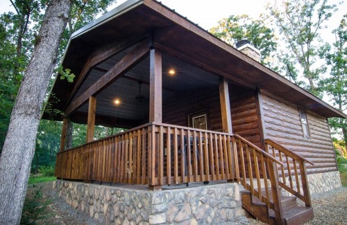 Broken Bow Cabin | Sunsettin Cabin With Fireplace, Free Wifi, and Parking Onsite by Redawning