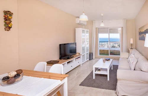 Caleta de Velez Apartment | Sunshine Balcony- La Caleta