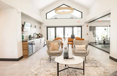 Arrowhead Ranch Apartment | Sunshine for up to 6 people in a Luxe Apt