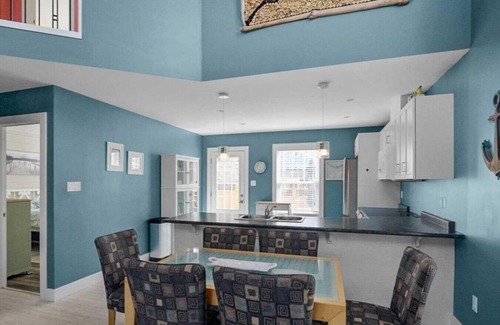 Grand Bend House | Sunshine on Centre by Sparks