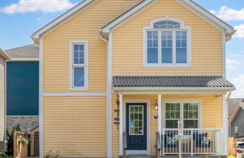 Grand Bend House | Sunshine on Centre by Sparks