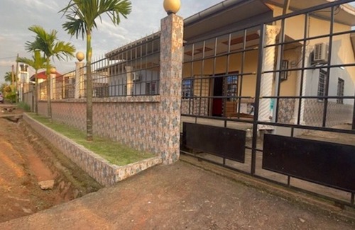 Douala Villa | sunshine Place is a cheeful and clean 6-Bedroom villa compound with lot of space