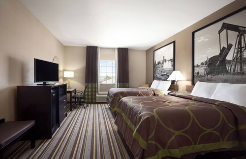 Pumpkin Center Hotel | Super 8 by Wyndham Bakersfield South CA