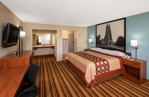 Burlington Hotel | Super 8 by Wyndham Burlington NC