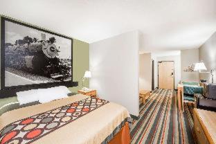 Chanute Hotel | Super 8 by Wyndham Chanute